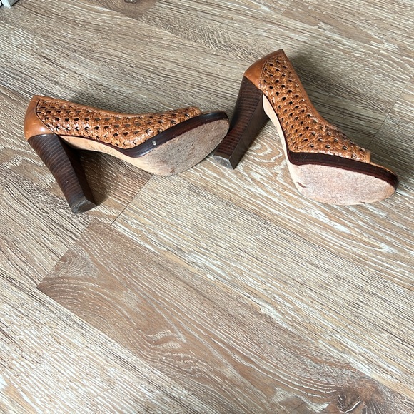 Circa Joan & David Rattan leather wood block heel with open toe women’s size 9 - Picture 8 of 9